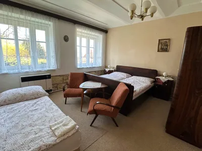 Penzion U Roušarů - Pokoj č.6: dvě oddělené ložnice 2 + 3 lůžka se společným soc. zařízením.